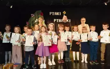 (cudz) Ptaki i Ptaszki Polne (cudz) na scenie w Parchowie 1 - ZDJĘCIE MNIEJSZE (Copy)